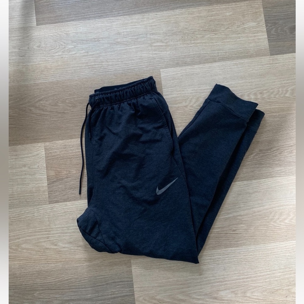nike joggers men’s large